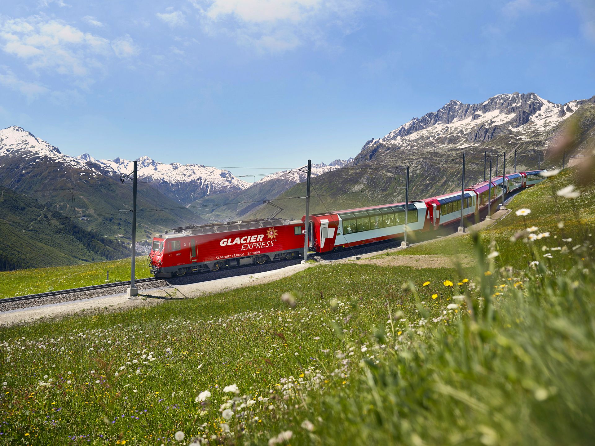 Glacier Express am Oberalppass - IGE Erlebnisreisen | (c) Gex AG, Stefan Schlumpf