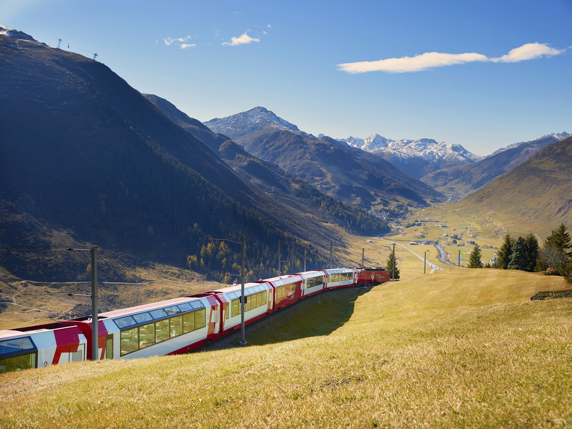 Glacier Express auf dem Oberalppass