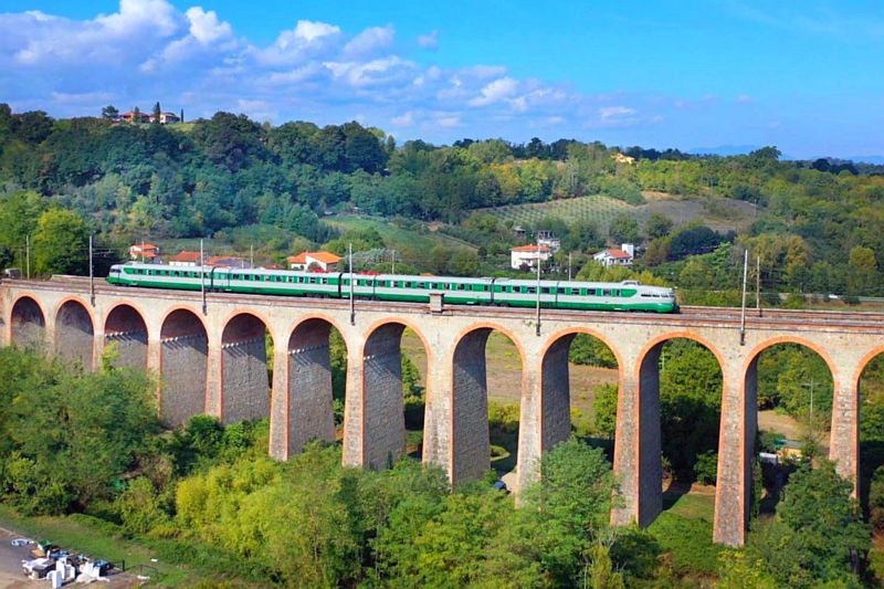 Bella-Italia-Express, Mailand, Milano, Rom, Roma, Florenz, Firenze, Pisa, Schnelltriebswagen, ETR 252, Sonderzugreise, Eisenbahnreise, Zugreise, Bahnreise, Sonderzug-Reise, Arlecchino | IGE - IGE Erlebnisreisen | 