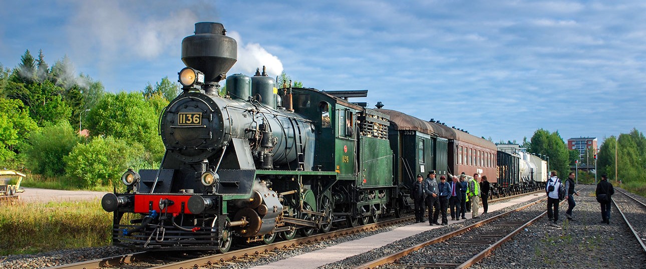 Einzigartige Bahnreise durch Finnland mit einer Dampfzugfahrt und einer Sonderfahrt im historischen blauen Dm7-Triebwagen. Bahnreise, Eisenbahnreise, Zugreise, Finnland, Bahntouristik, Eisenbahnexpterten | IGE 