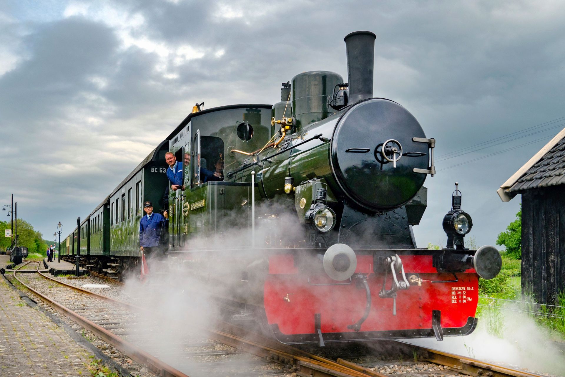 Nostalgische Schienenkreuzfahrt mit dem Triebwagen Jaap. Auergewhnlichen Dampf-Museumszgen sowie das Dampffestival Terug naar Toen  Zurck nach Damals IGE. Triebwagensonderfahrt, Bahnreise, Zugreise, Eisenbahnreise | IGE - IGE Erlebnisreisen | benno.j.c. ellerbroek